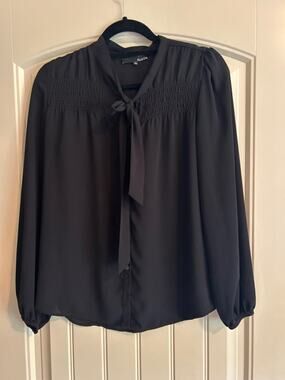 RO & DE Black Tie-Neck Long-Sleeve Blouse